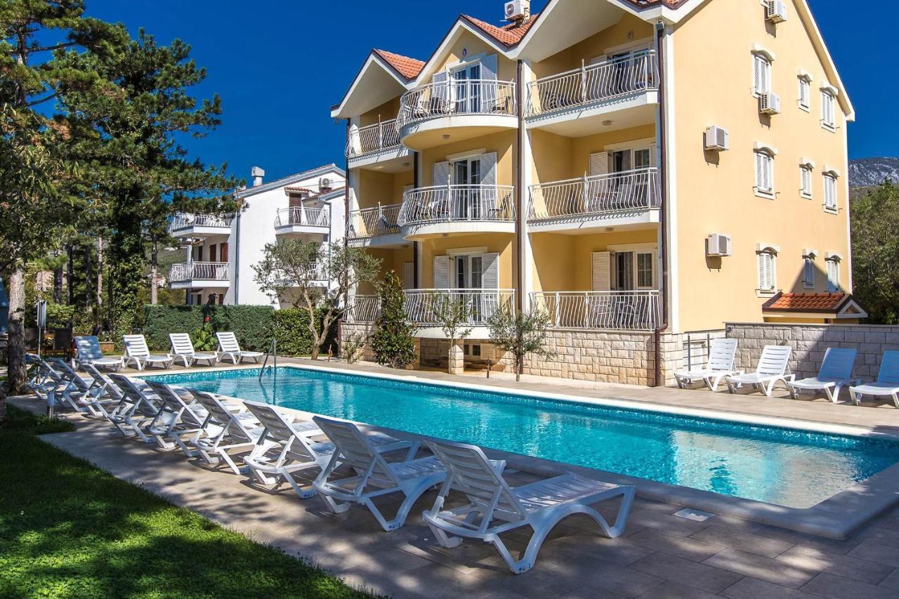 Apartments With A Swimming Pool Jadranovo, Crikvenica - 3238 ภายนอก รูปภาพ