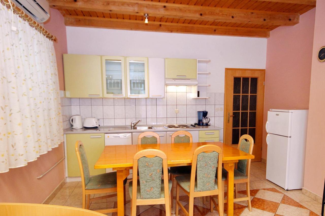 Apartments With A Swimming Pool Jadranovo, Crikvenica - 3238 ภายนอก รูปภาพ